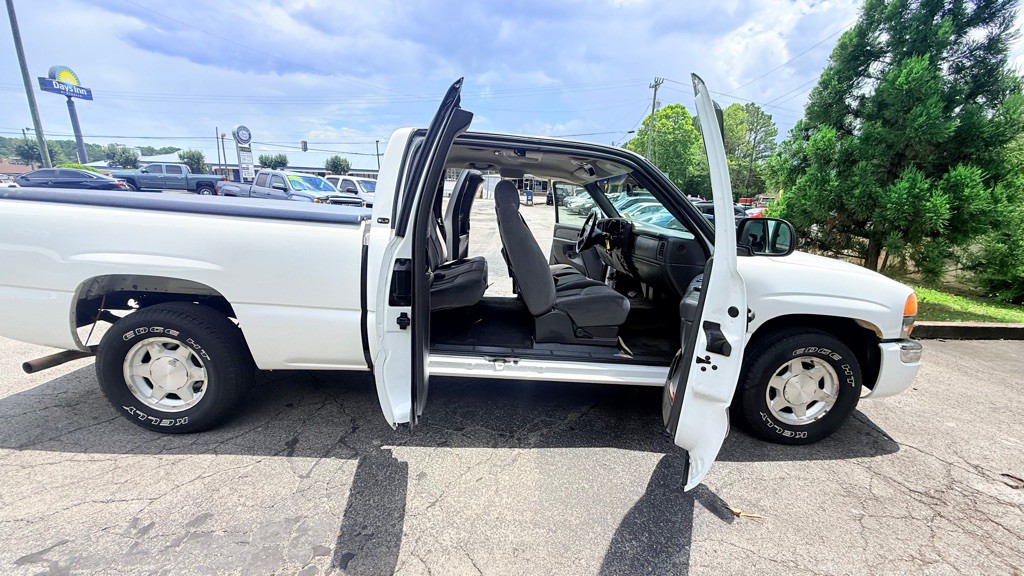 2003 GMC Sierra 1500 Image 15