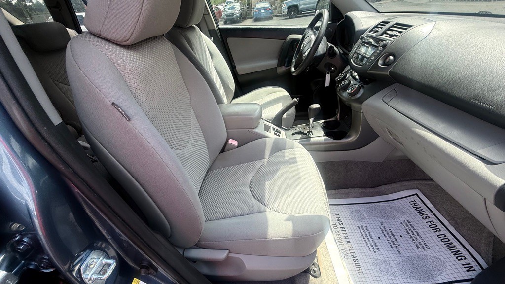 2011 Toyota Rav4 Image 9