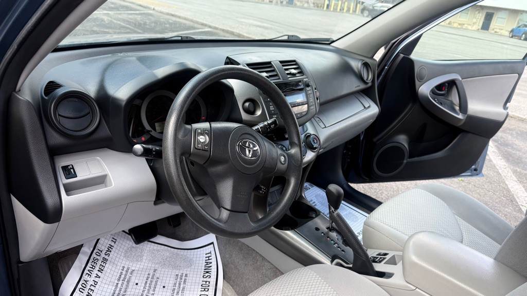 2011 Toyota Rav4 Image 11