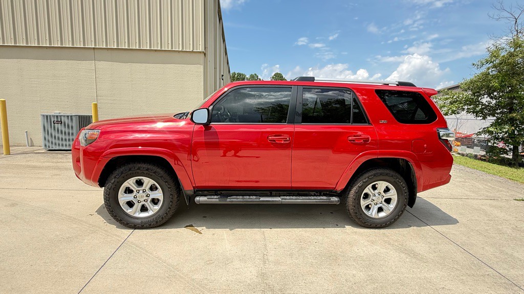 2020 Toyota 4Runner Image 3
