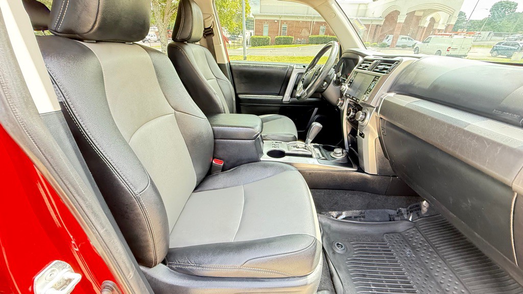 2020 Toyota 4Runner Image 8