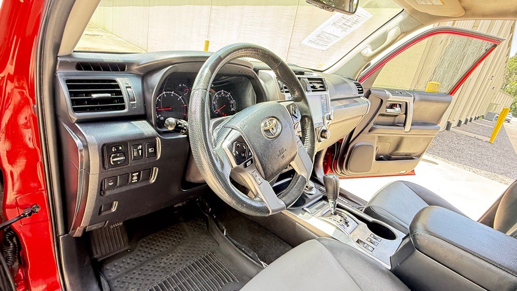 2020 Toyota 4Runner Image 18
