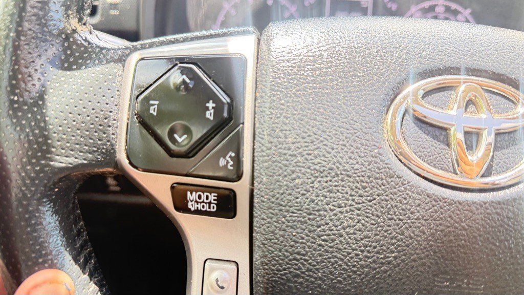 2020 Toyota 4Runner Image 25