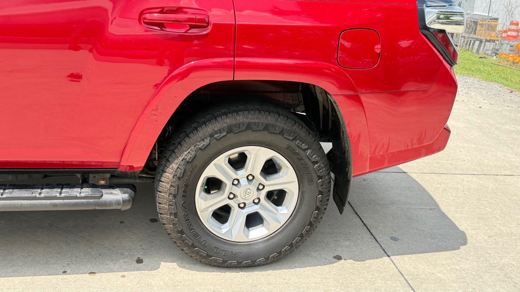 2020 Toyota 4Runner Image 33
