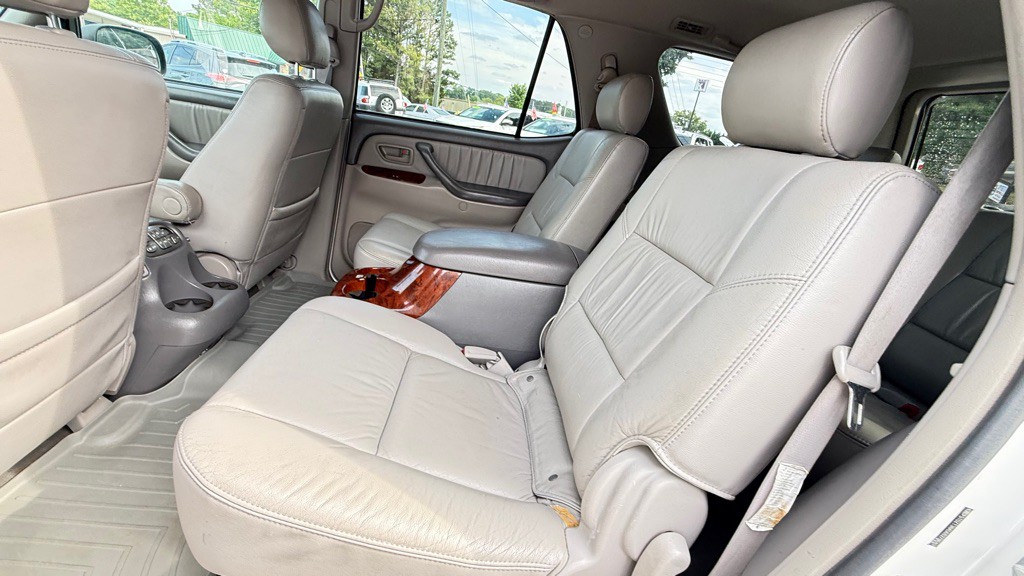 2006 Toyota Sequoia Image 11