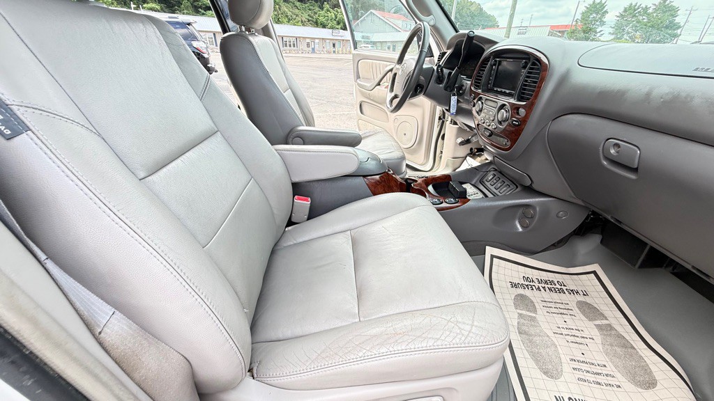 2006 Toyota Sequoia Image 12