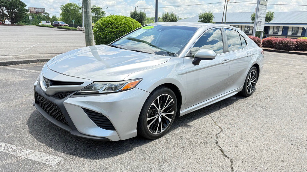 2019 Toyota Camry Image 1