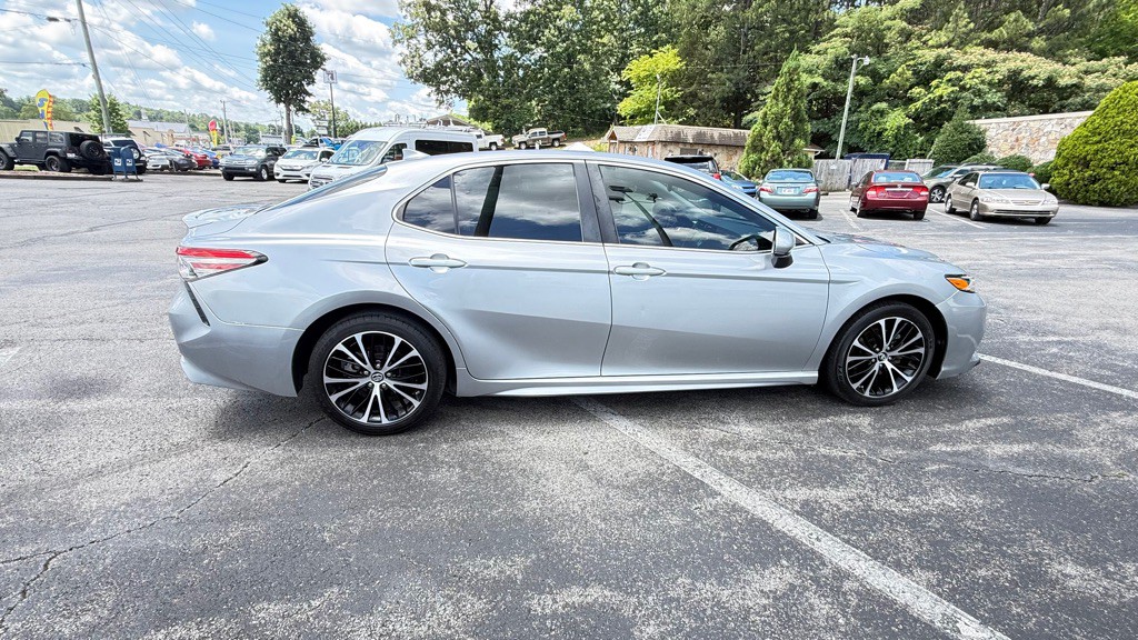 2019 Toyota Camry Image 4