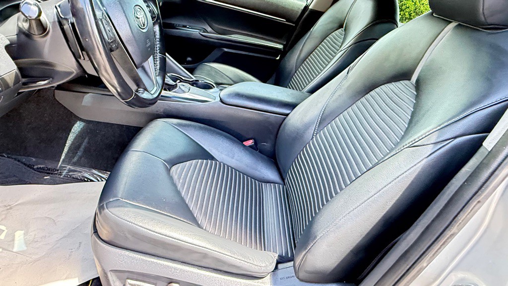 2019 Toyota Camry Image 10