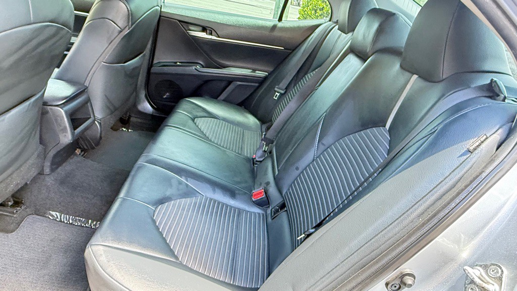 2019 Toyota Camry Image 12