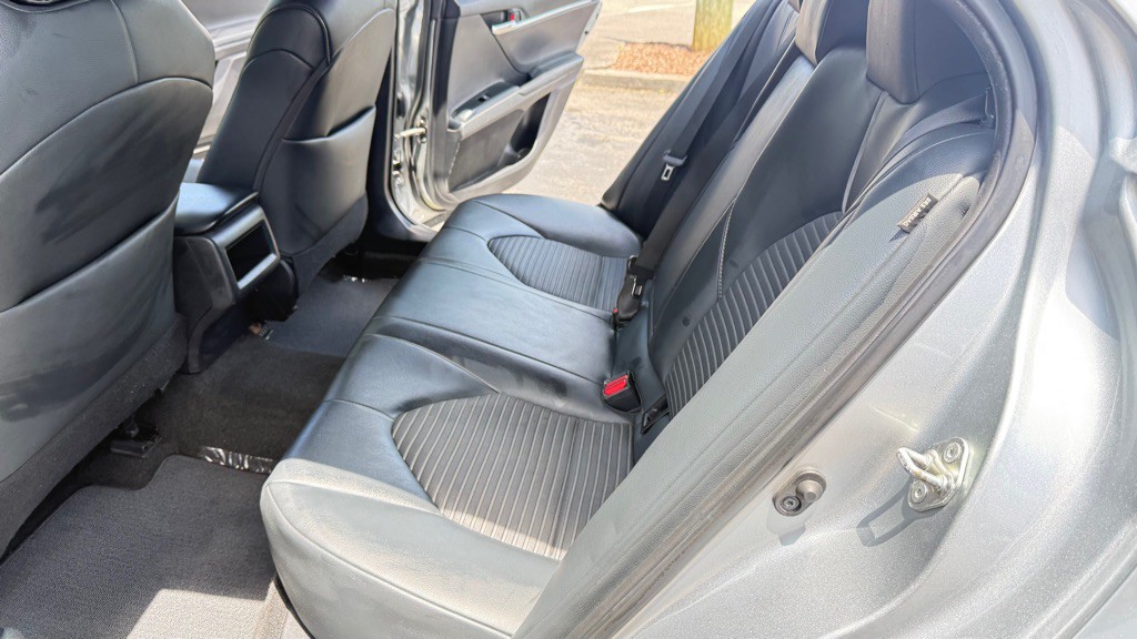 2019 Toyota Camry Image 15