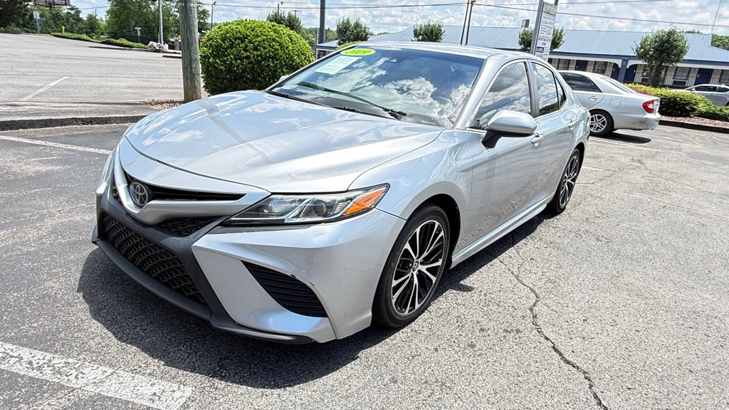 2019 Toyota Camry Image 17