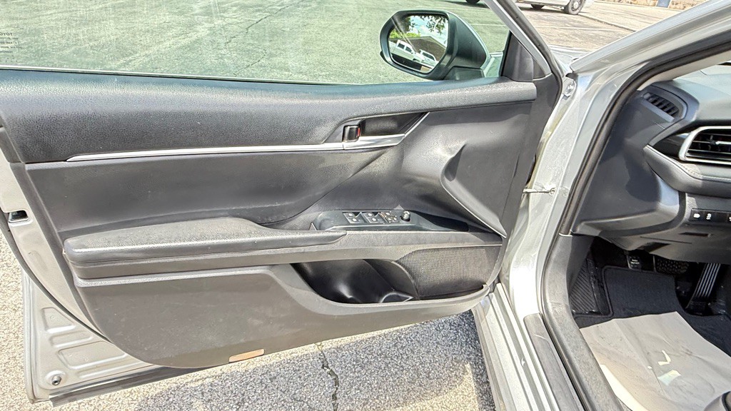 2019 Toyota Camry Image 20