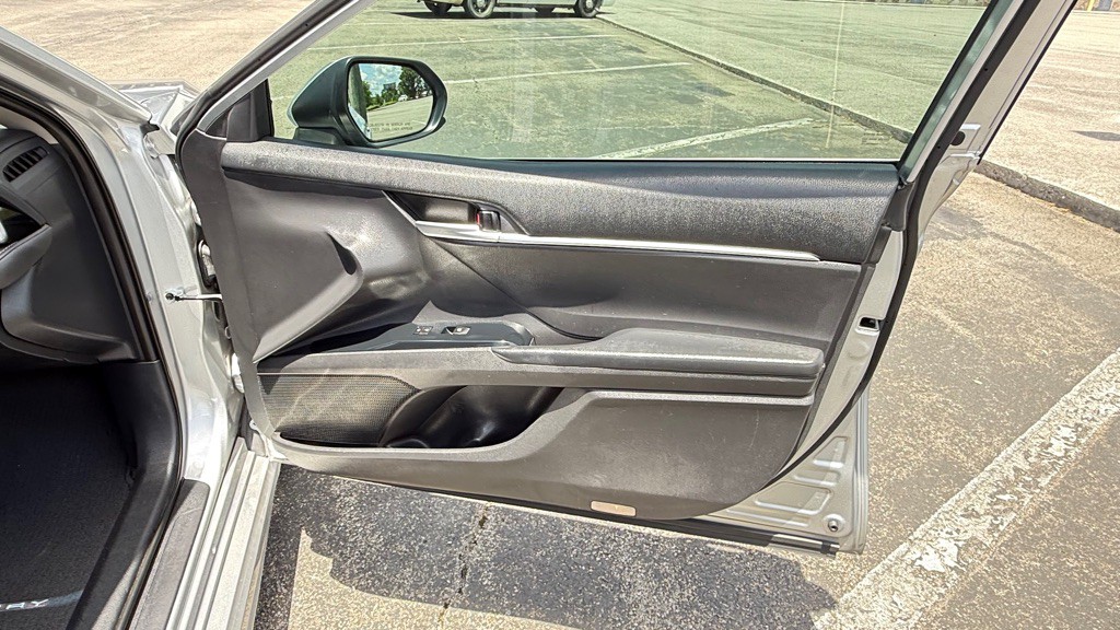 2019 Toyota Camry Image 22