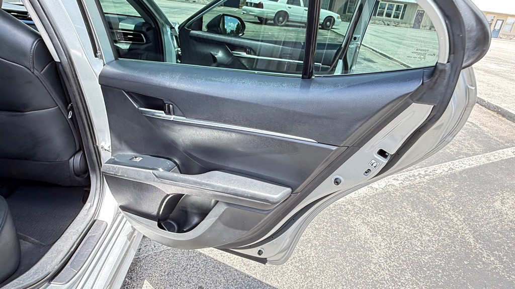 2019 Toyota Camry Image 23
