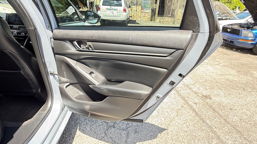 2021 Honda Accord Image 24