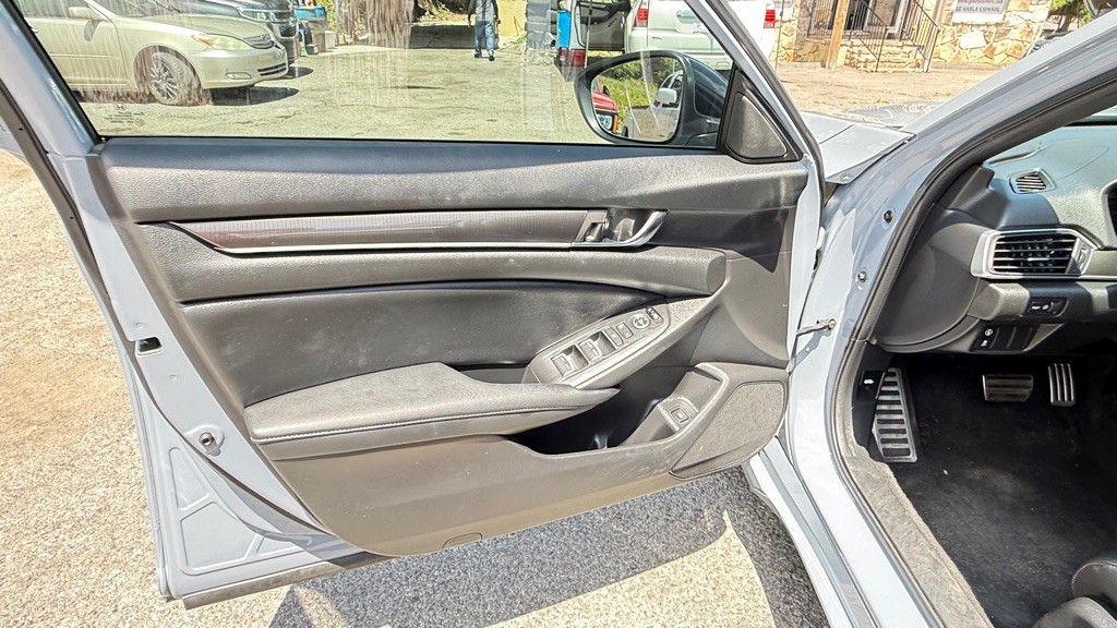 2021 Honda Accord Image 27