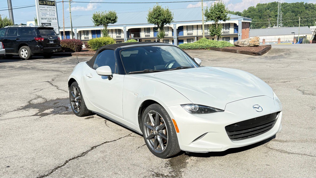 2016 Mazda MX-5 Miata Image 2
