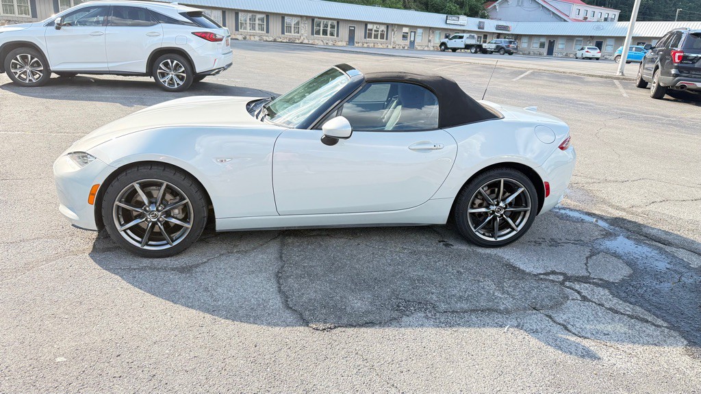 2016 Mazda MX-5 Miata Image 8
