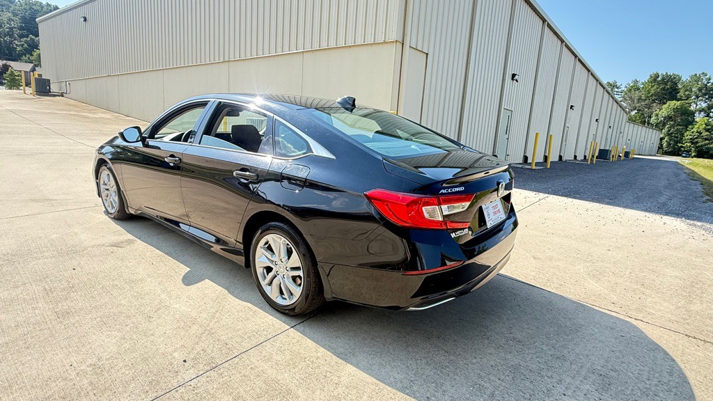 2019 Honda Accord Image 8