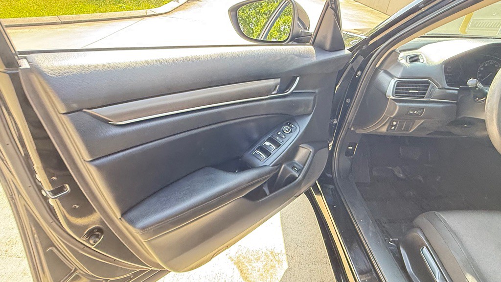 2019 Honda Accord Image 29
