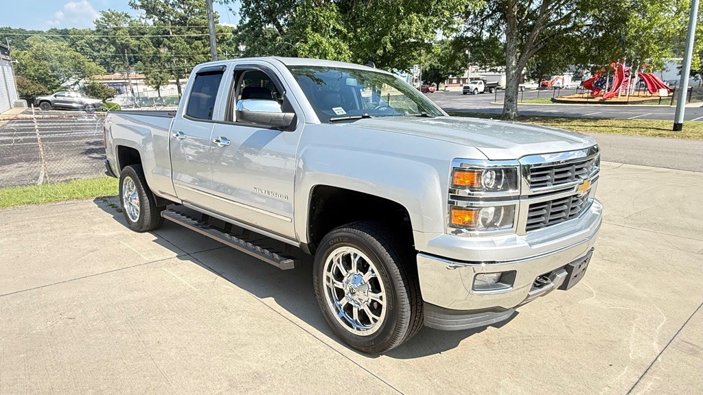 2014 Chevrolet Silverado 1500 Image 2