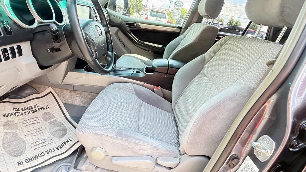 2004 Toyota 4Runner Image 9