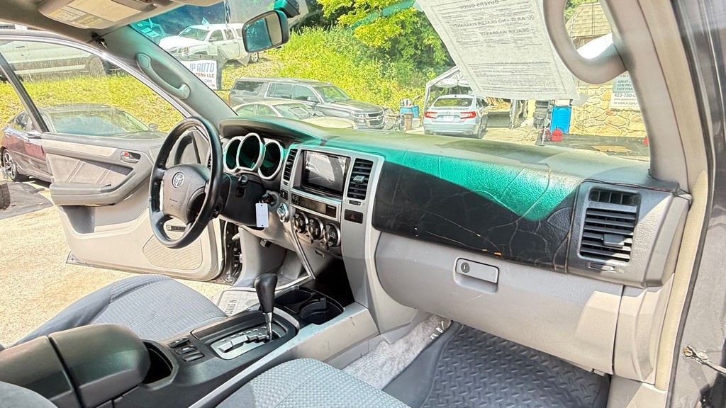 2004 Toyota 4Runner Image 16