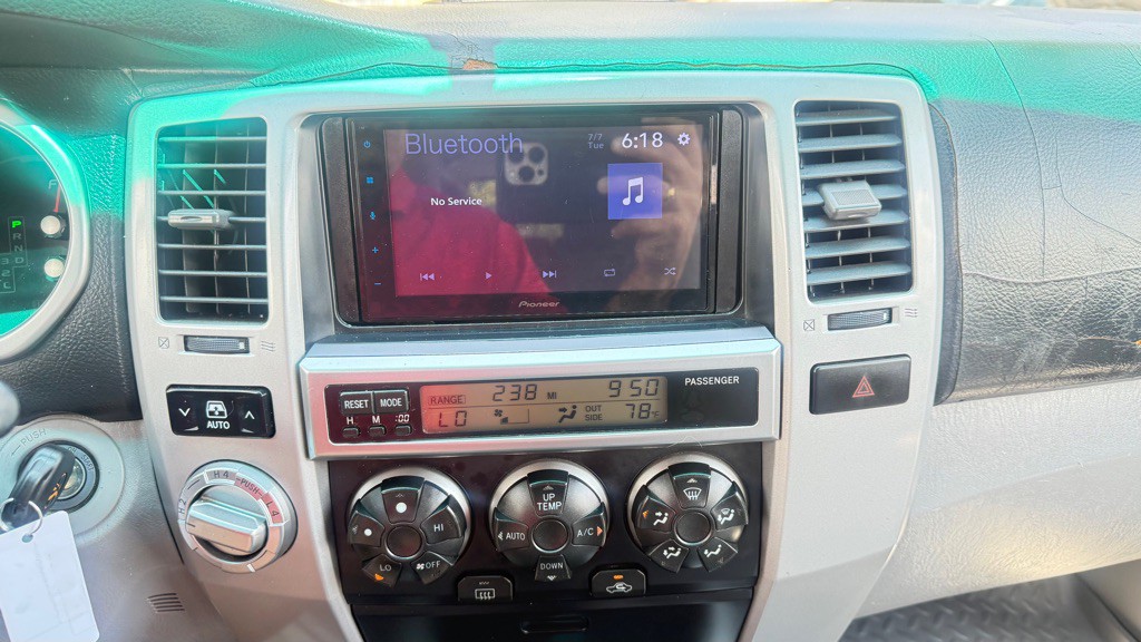 2004 Toyota 4Runner Image 19