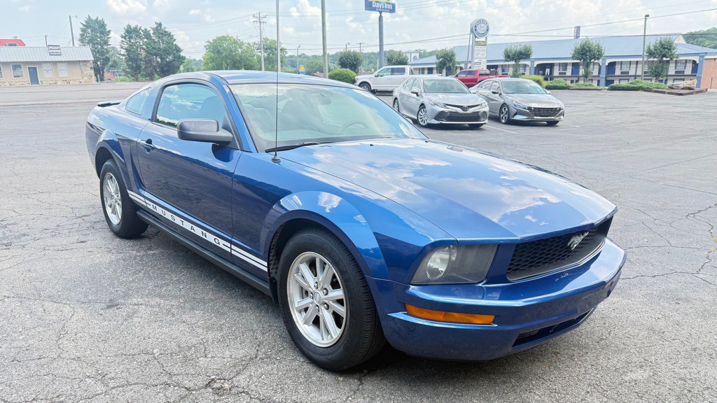 2007 Ford Mustang Image 2