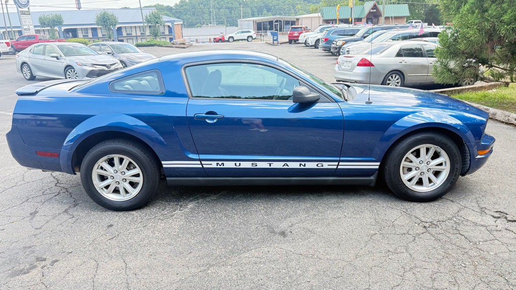 2007 Ford Mustang Image 4