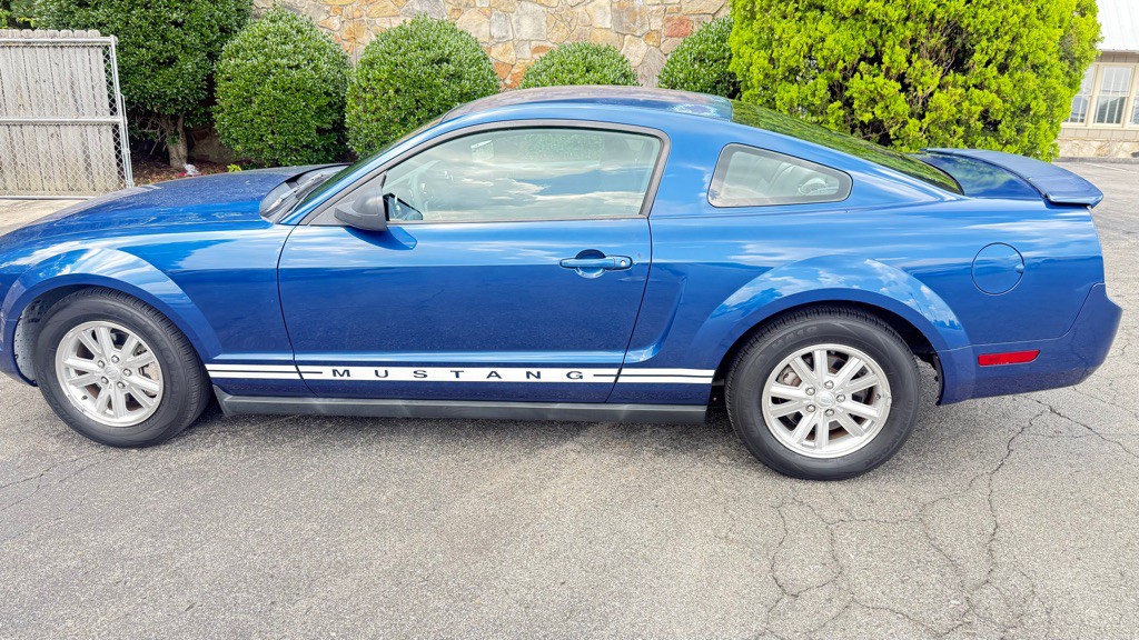 2007 Ford Mustang Image 7