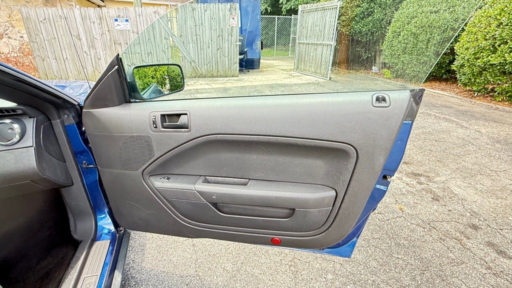 2007 Ford Mustang Image 20