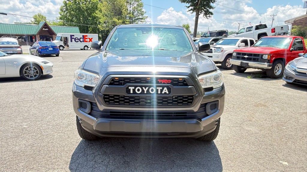 2018 Toyota Tacoma Image 3