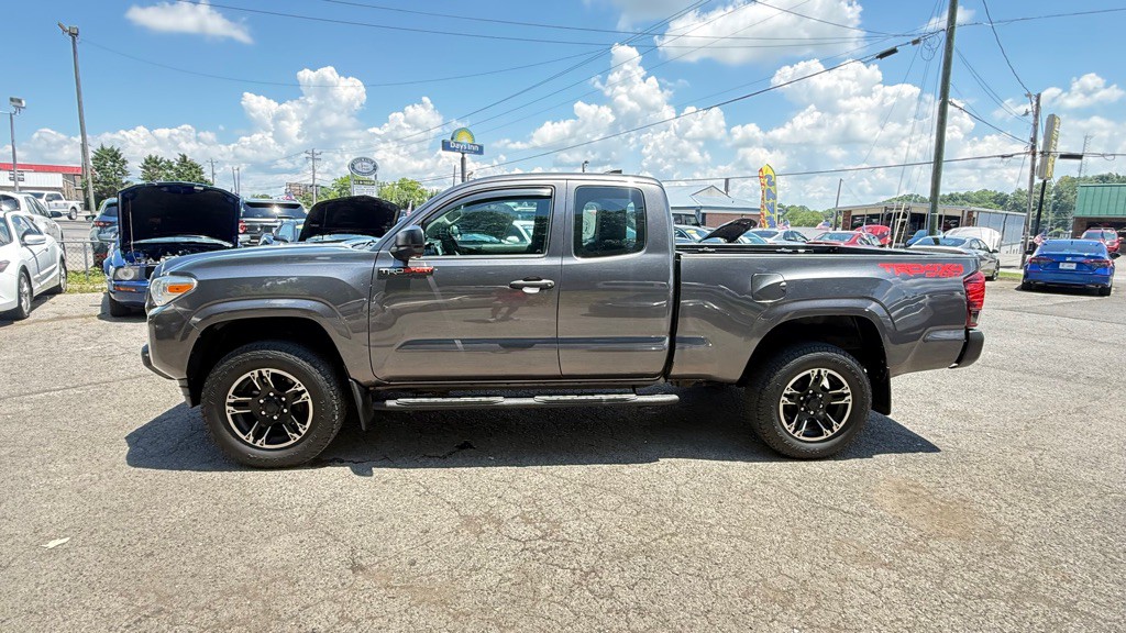 2018 Toyota Tacoma Image 4