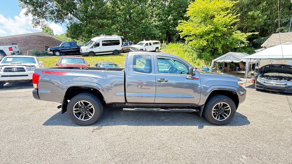 2018 Toyota Tacoma Image 6