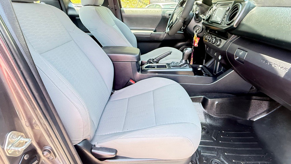 2018 Toyota Tacoma Image 9