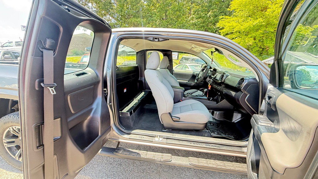 2018 Toyota Tacoma Image 11