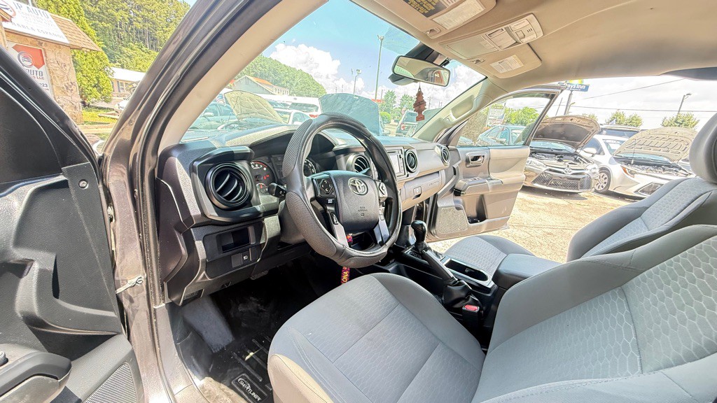 2018 Toyota Tacoma Image 12