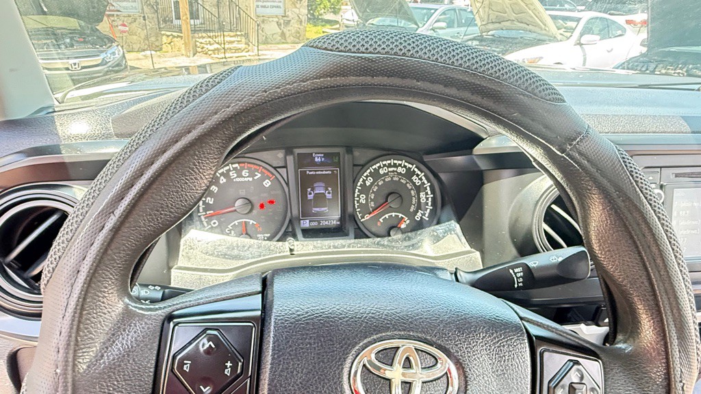 2018 Toyota Tacoma Image 14