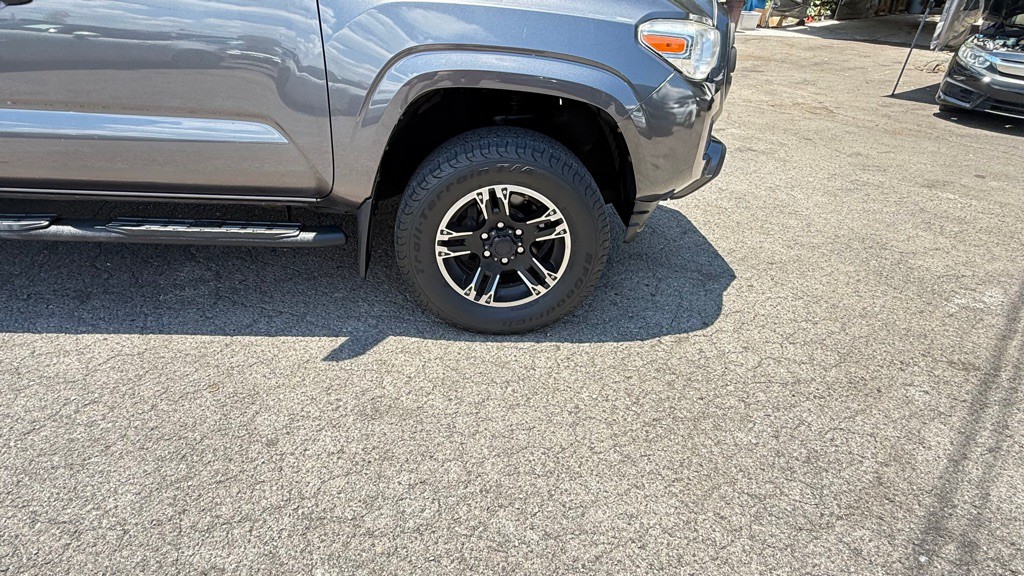 2018 Toyota Tacoma Image 20