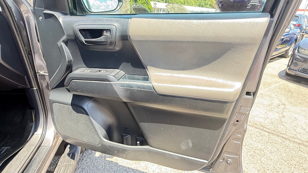 2018 Toyota Tacoma Image 22