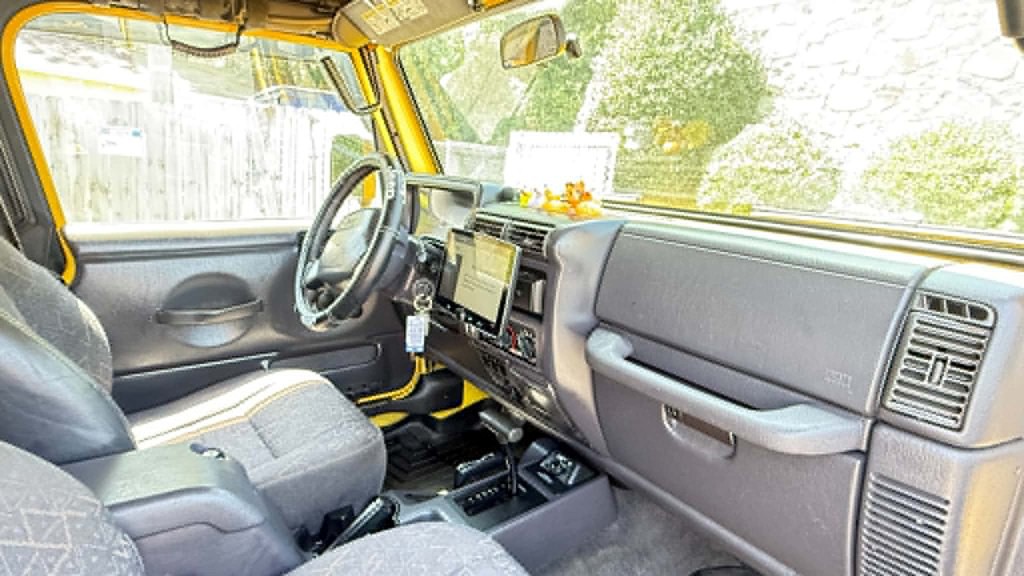 2001 Jeep Wrangler Image 10