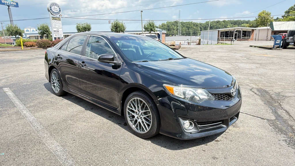 2013 Toyota Camry Image 1