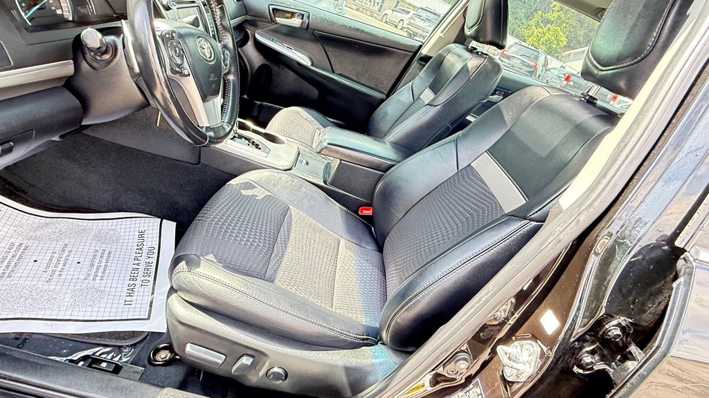 2013 Toyota Camry Image 8