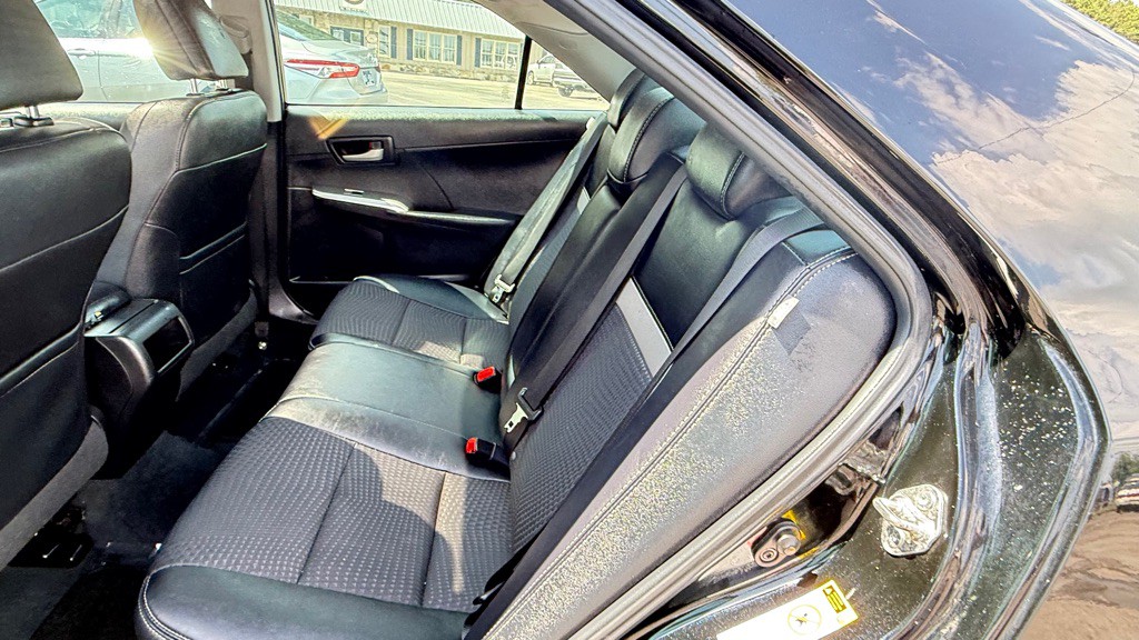 2013 Toyota Camry Image 9