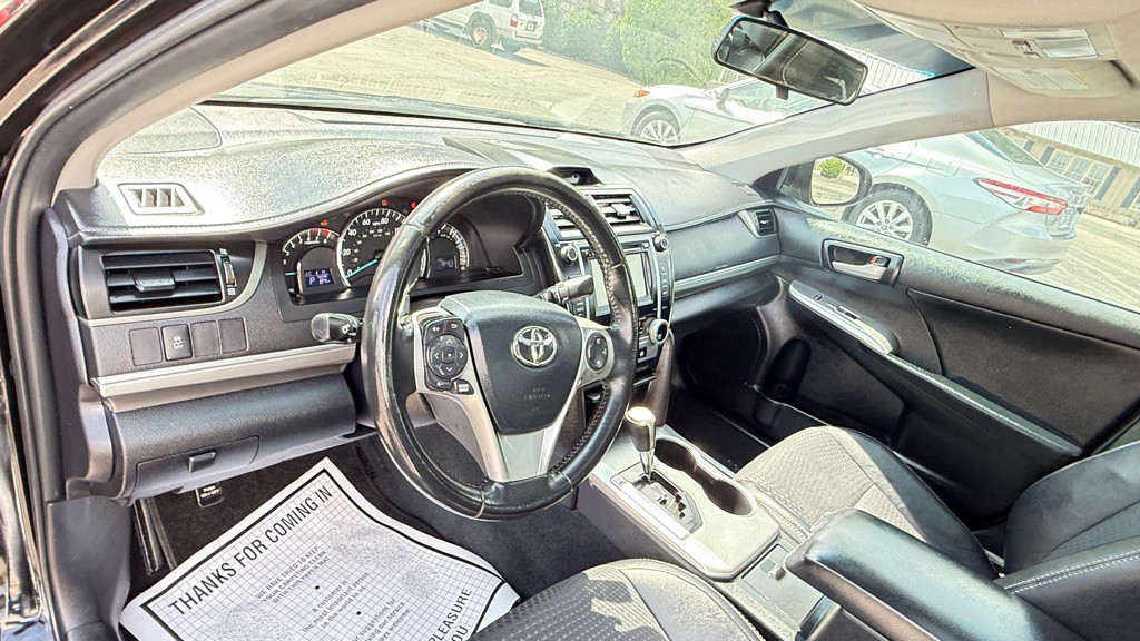 2013 Toyota Camry Image 10