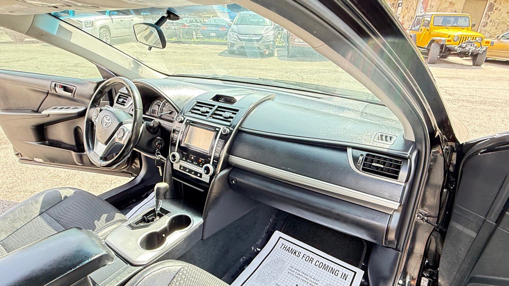 2013 Toyota Camry Image 12