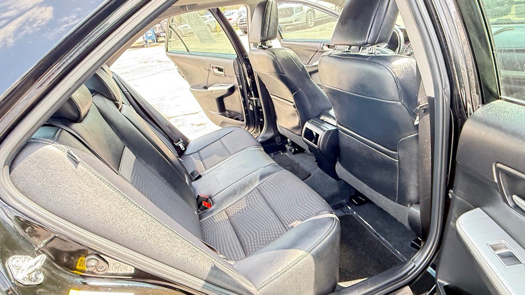 2013 Toyota Camry Image 13