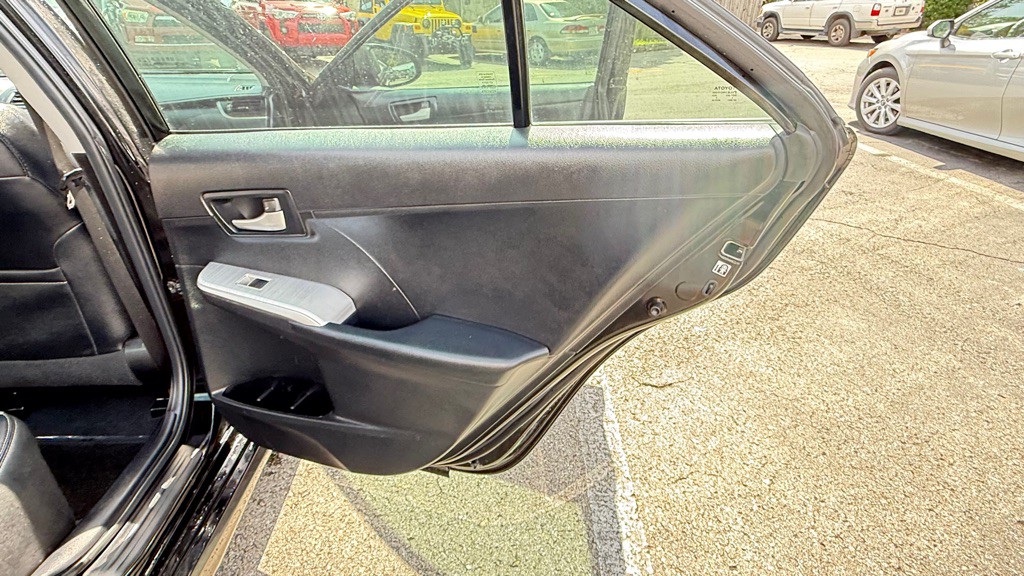 2013 Toyota Camry Image 23